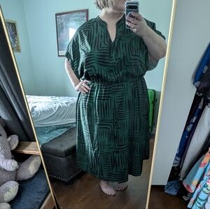 BloomChic Forest Green Geometric Midi Dress